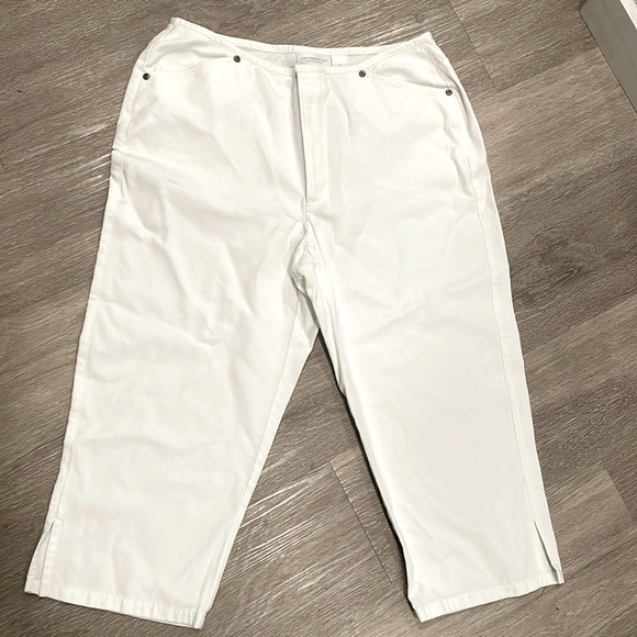 Liz Claiborne capris! - Picture 1 of 4